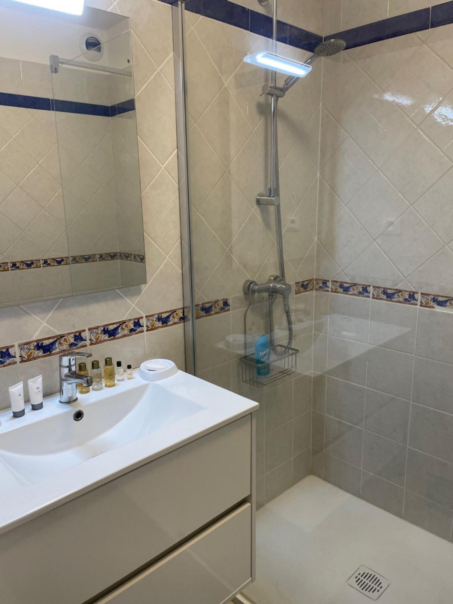 2 Pieces Saint Raphael Renove, Classe 4 Etoiles, 100 M Plages, Piscine, Tennis, Parc, Terrasse, Jardin Privatif Eksteriør billede